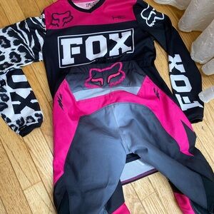 FOX woman’s motocross racing gear set